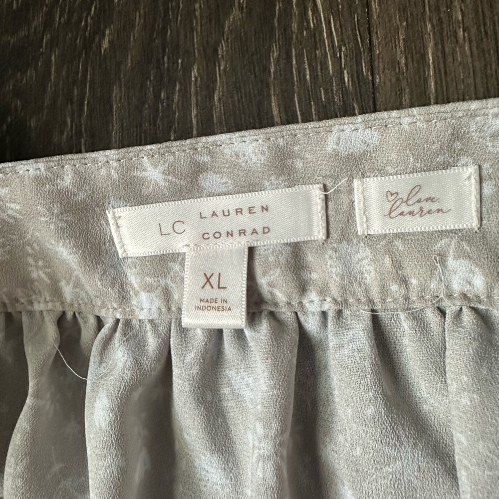 LC Lauren Conrad Cream Floral Blouse - Picture 5 of 5